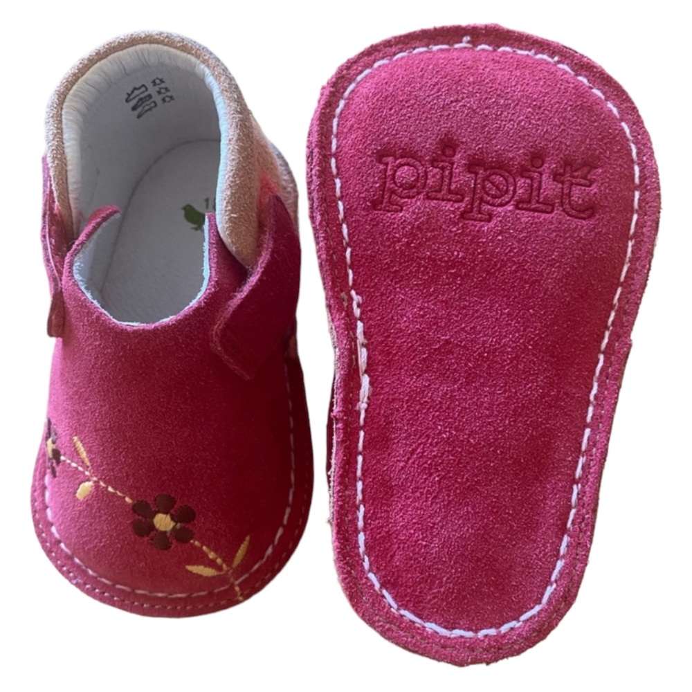 New! Pink baby shoes